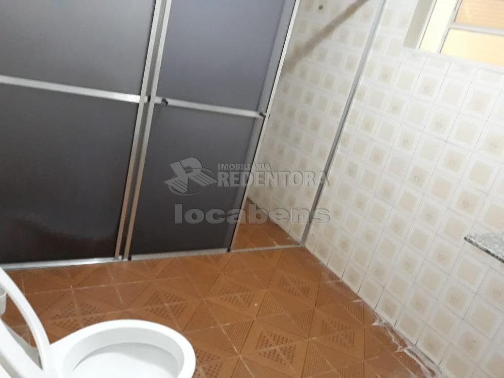 Alugar Casa / Padrão em São José do Rio Preto R$ 900,00 - Foto 12