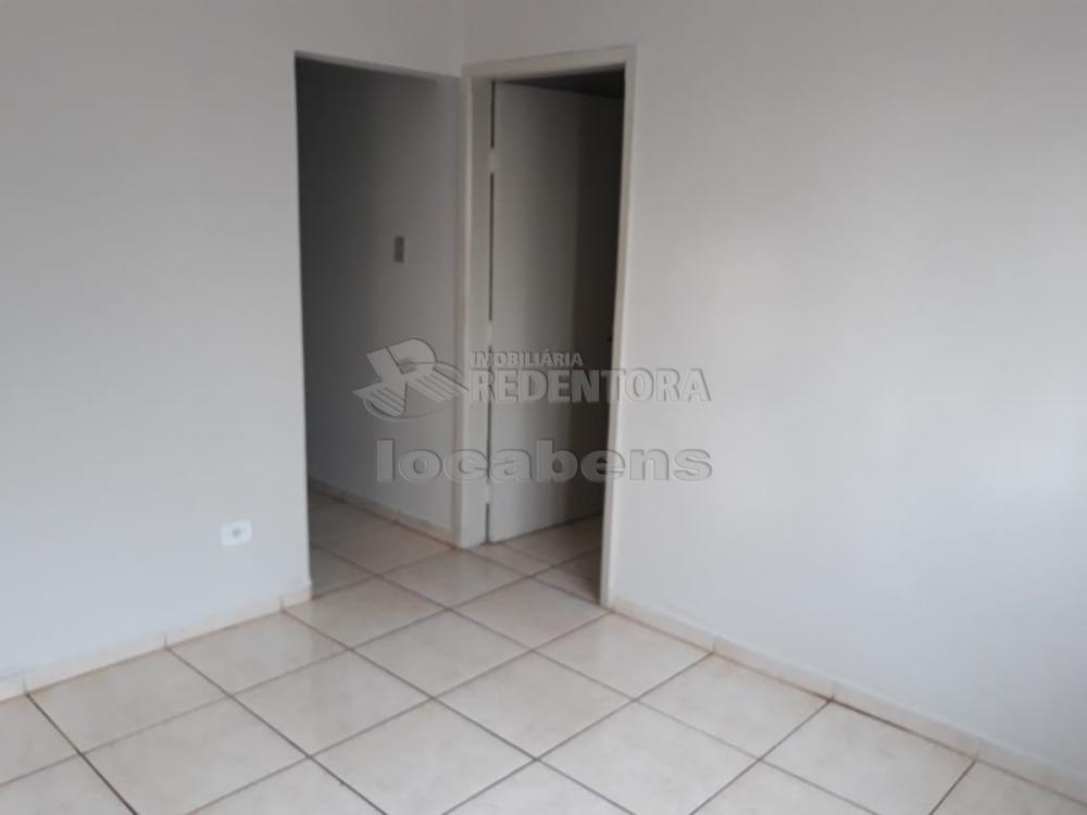 Alugar Casa / Padrão em São José do Rio Preto R$ 900,00 - Foto 16