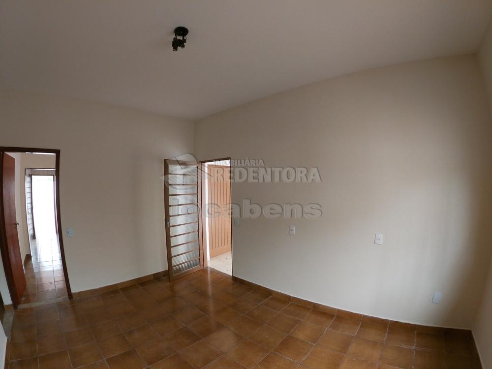 Alugar Casa / Padrão em São José do Rio Preto R$ 1.250,00 - Foto 4