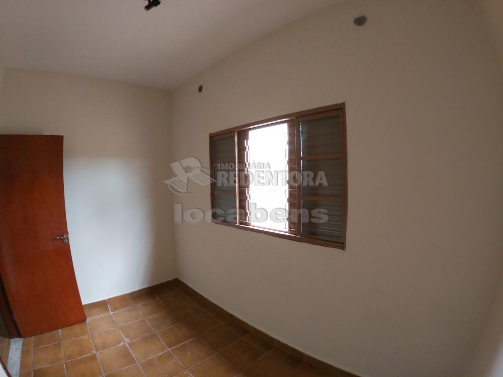 Alugar Casa / Padrão em São José do Rio Preto R$ 1.250,00 - Foto 16