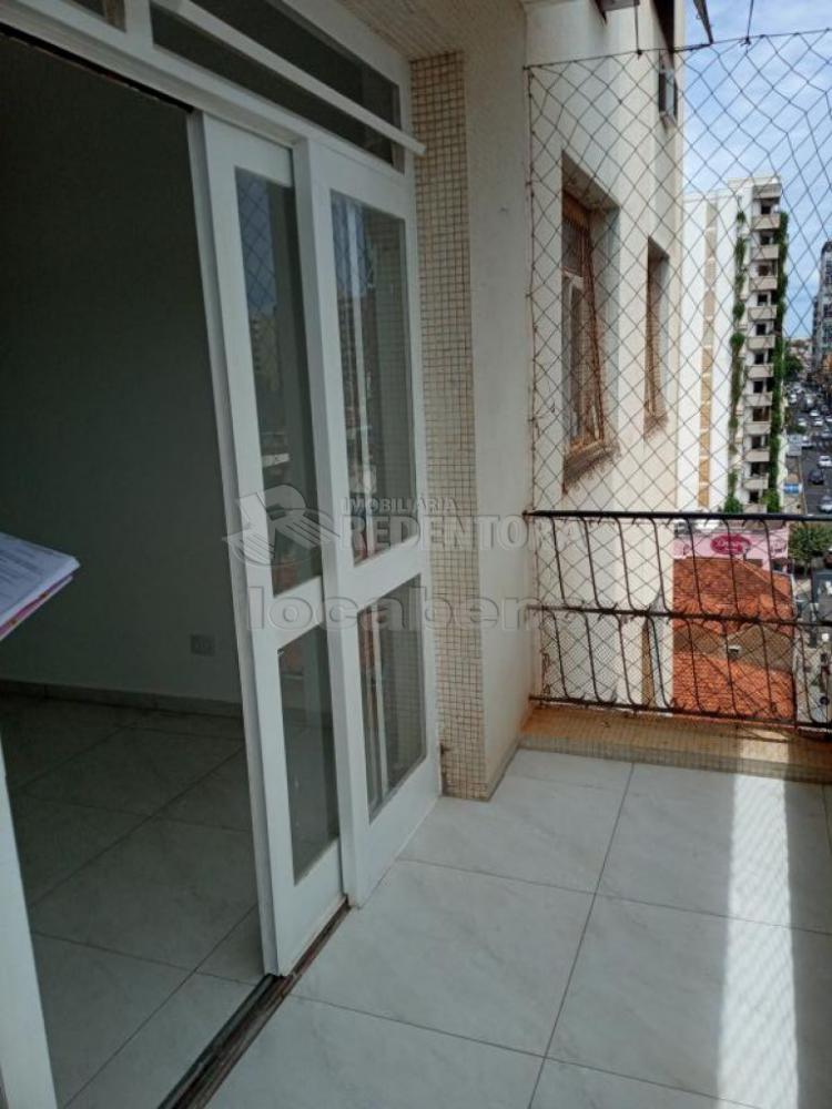 Alugar Apartamento / Padrão em São José do Rio Preto R$ 900,00 - Foto 2