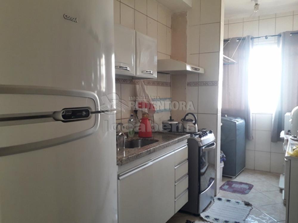 Comprar Apartamento / Padrão em São José do Rio Preto R$ 210.000,00 - Foto 3