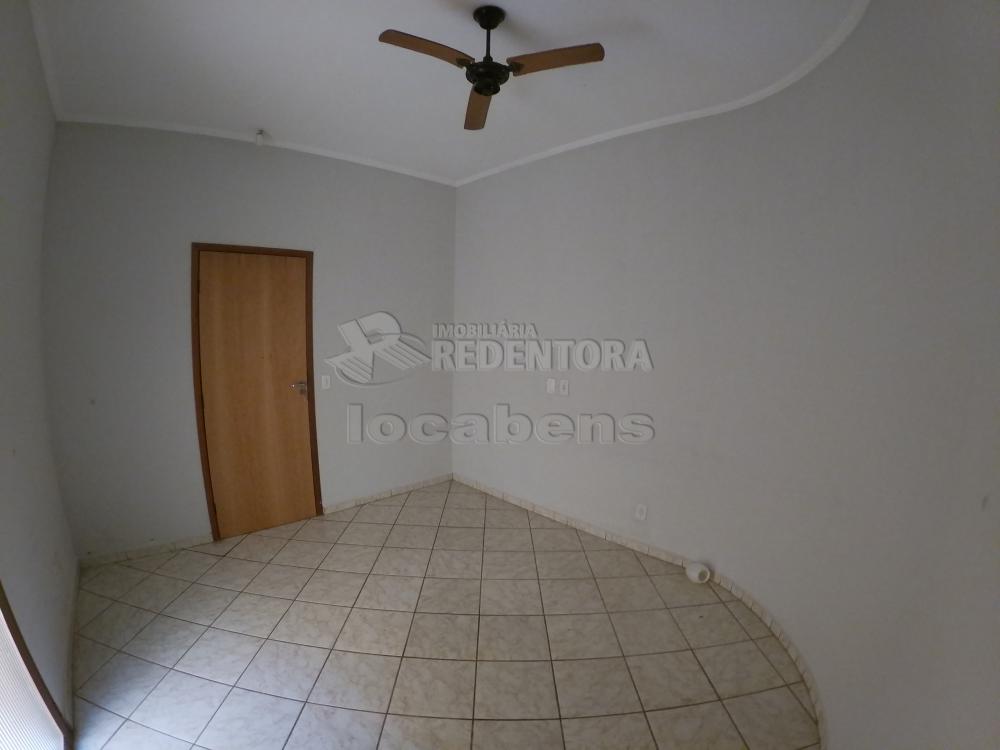 Alugar Casa / Padrão em São José do Rio Preto R$ 1.100,00 - Foto 9