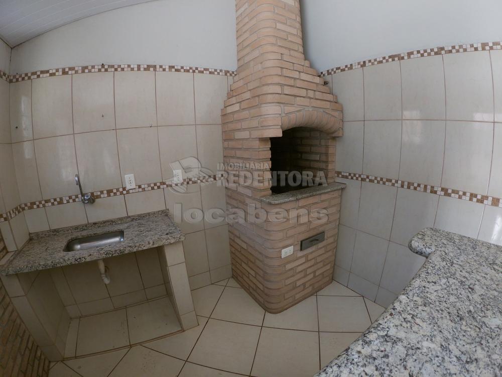 Alugar Casa / Padrão em São José do Rio Preto R$ 1.100,00 - Foto 24