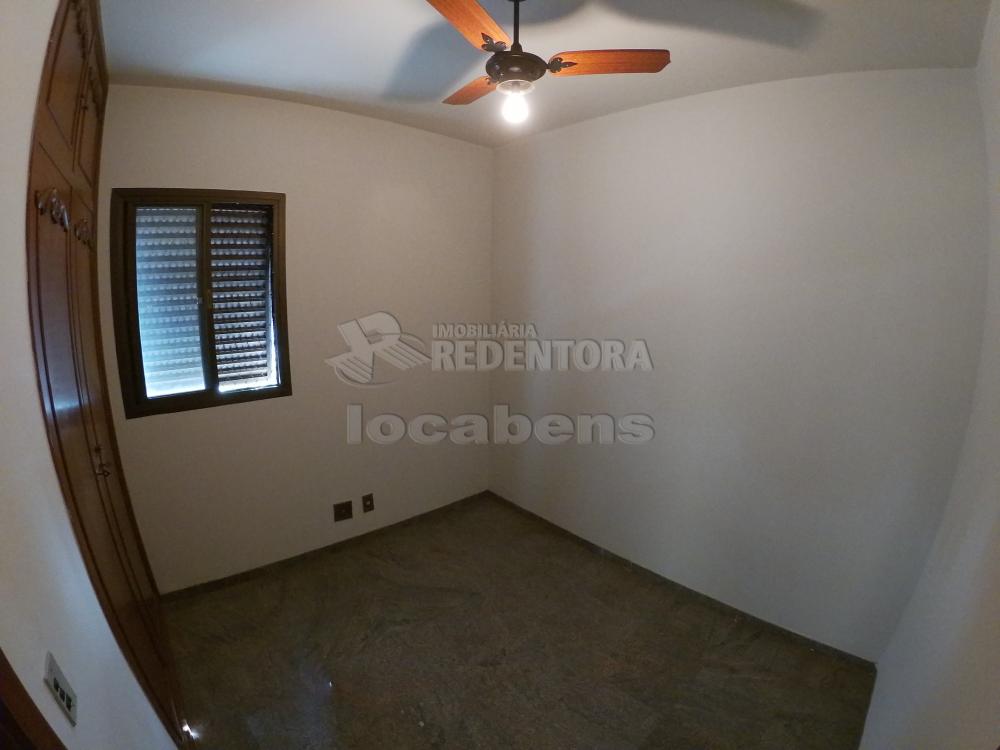 Alugar Apartamento / Padrão em São José do Rio Preto R$ 1.500,00 - Foto 2