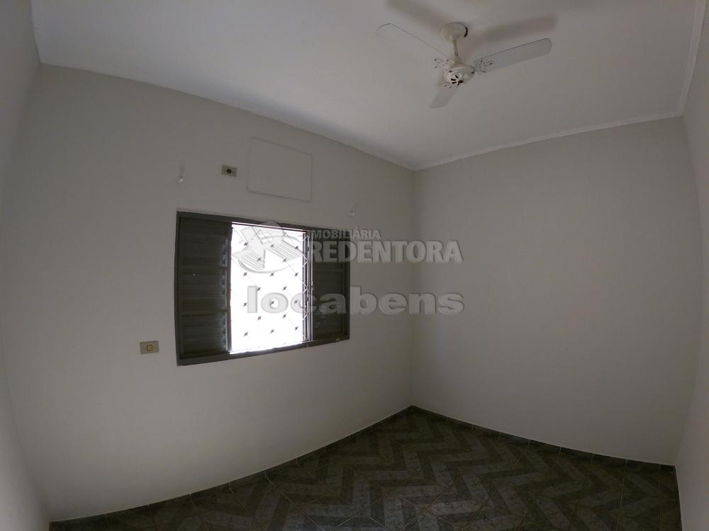 Alugar Casa / Padrão em São José do Rio Preto R$ 1.700,00 - Foto 13