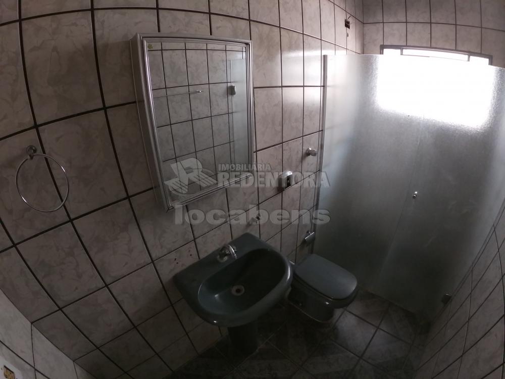 Alugar Casa / Padrão em São José do Rio Preto R$ 1.700,00 - Foto 16