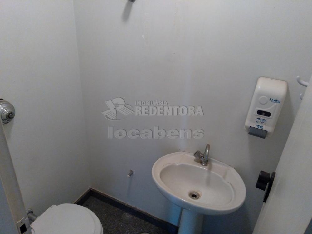 Alugar Comercial / Sala em São José do Rio Preto R$ 650,00 - Foto 7