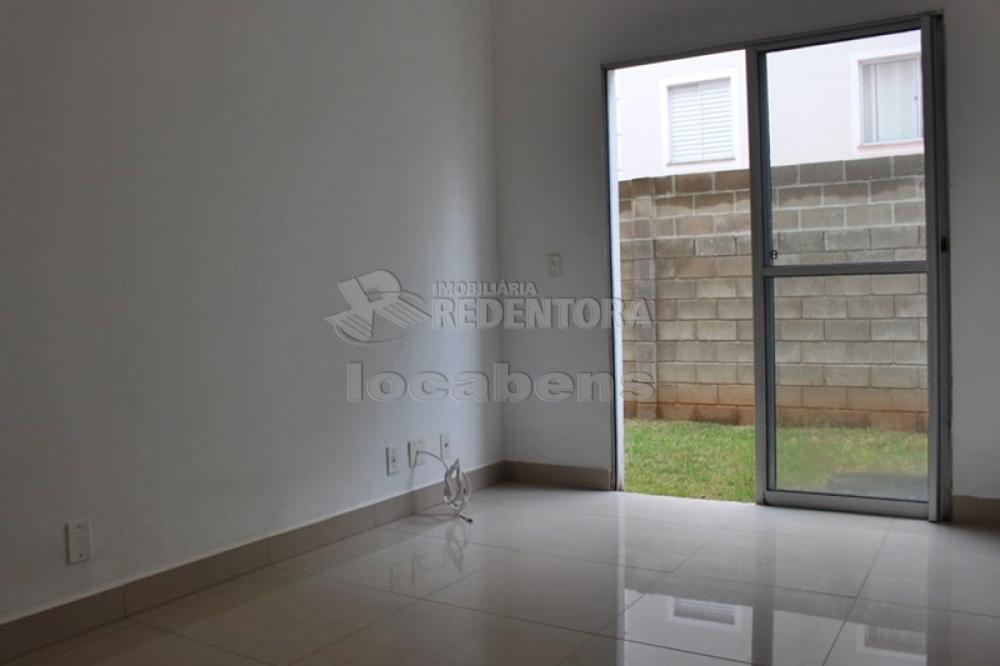 Comprar Apartamento / Padrão em São José do Rio Preto R$ 225.000,00 - Foto 3