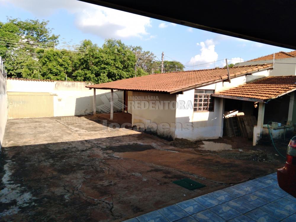 Alugar Casa / Padrão em São José do Rio Preto R$ 1.550,00 - Foto 1