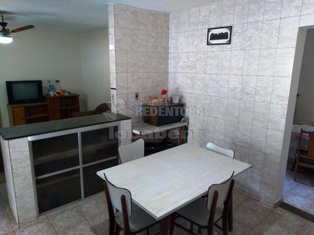 Alugar Casa / Padrão em São José do Rio Preto R$ 1.450,00 - Foto 4