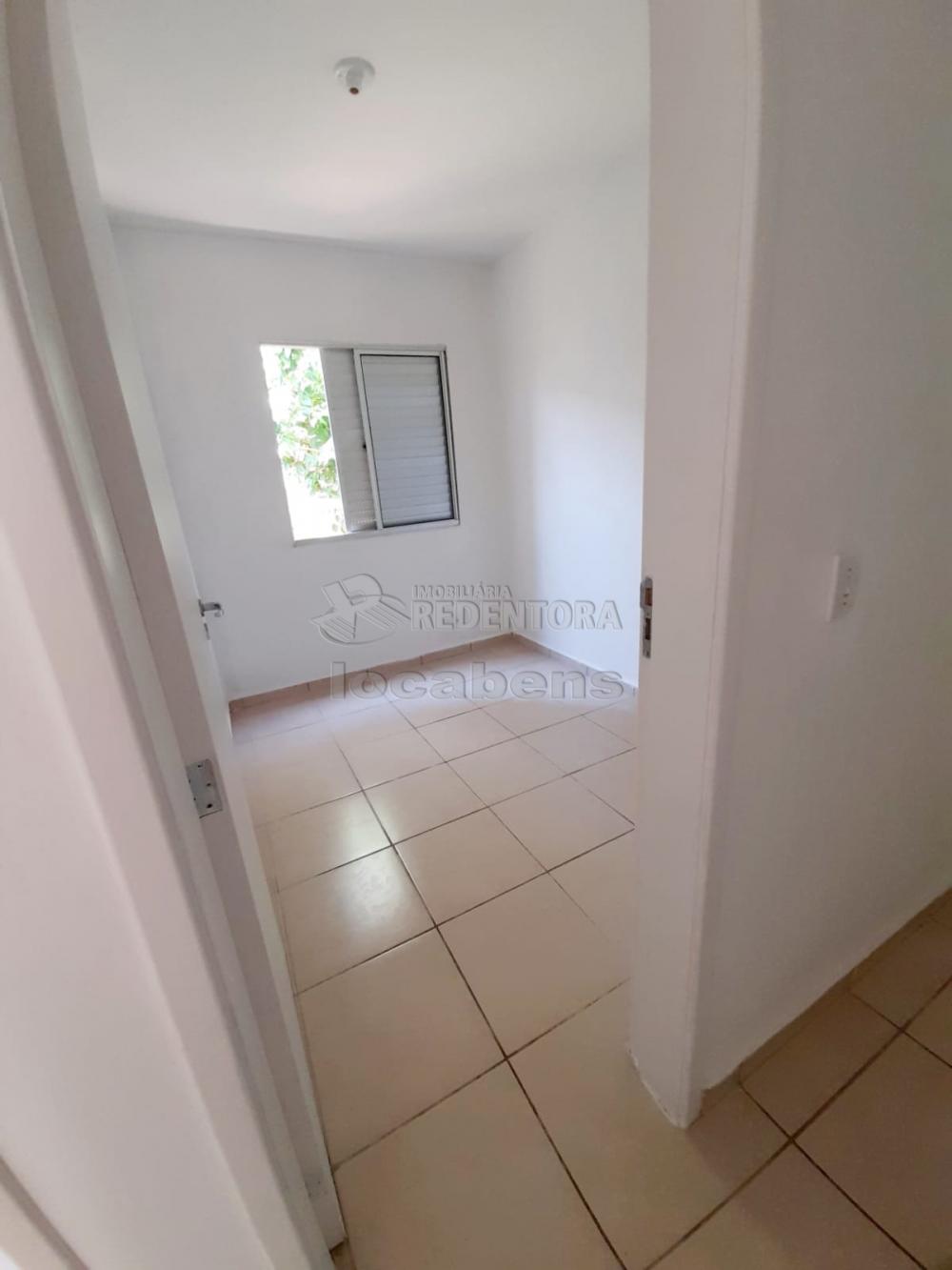 Comprar Apartamento / Padrão em São José do Rio Preto R$ 300.000,00 - Foto 5