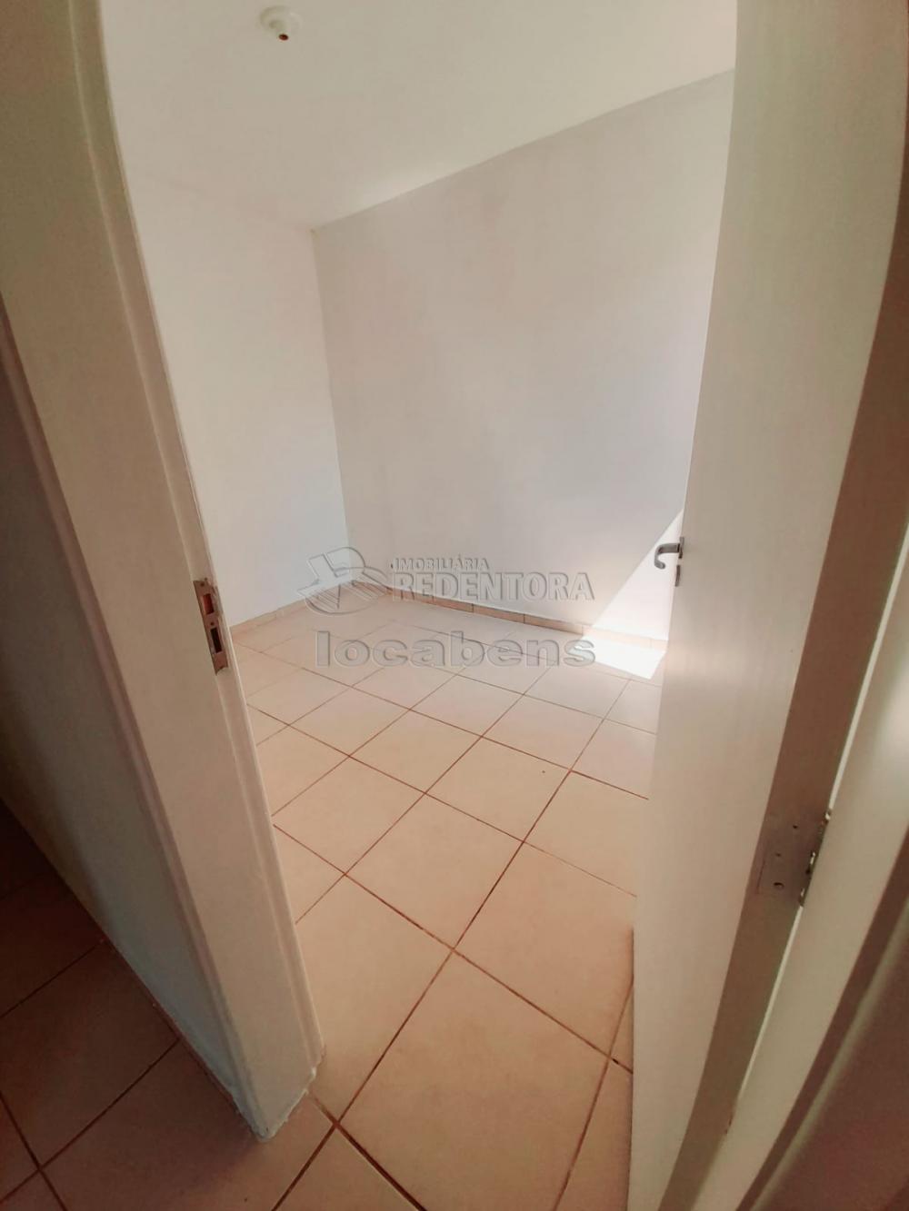 Comprar Apartamento / Padrão em São José do Rio Preto R$ 300.000,00 - Foto 8