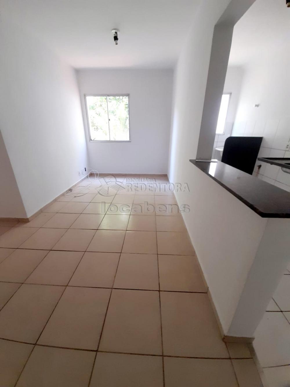 Comprar Apartamento / Padrão em São José do Rio Preto R$ 300.000,00 - Foto 2