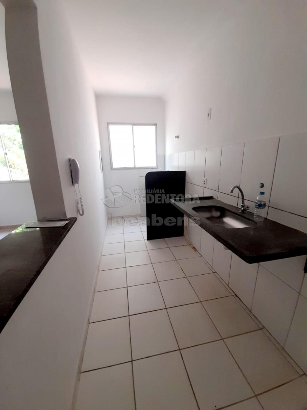 Comprar Apartamento / Padrão em São José do Rio Preto R$ 300.000,00 - Foto 4