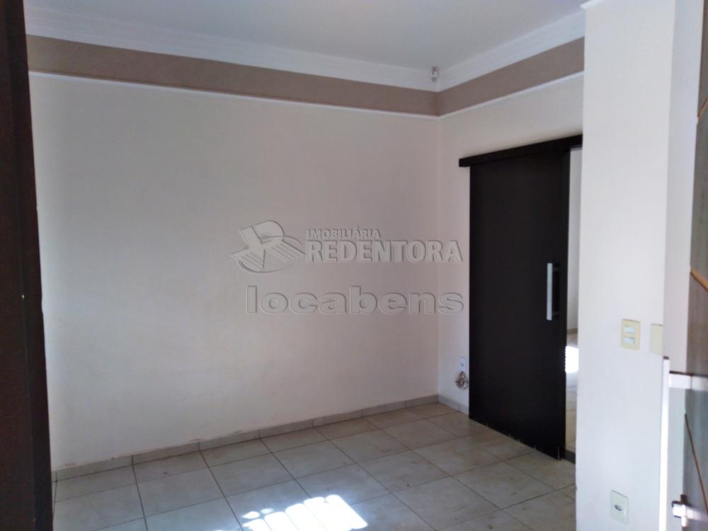 Alugar Casa / Padrão em São José do Rio Preto R$ 1.500,00 - Foto 6