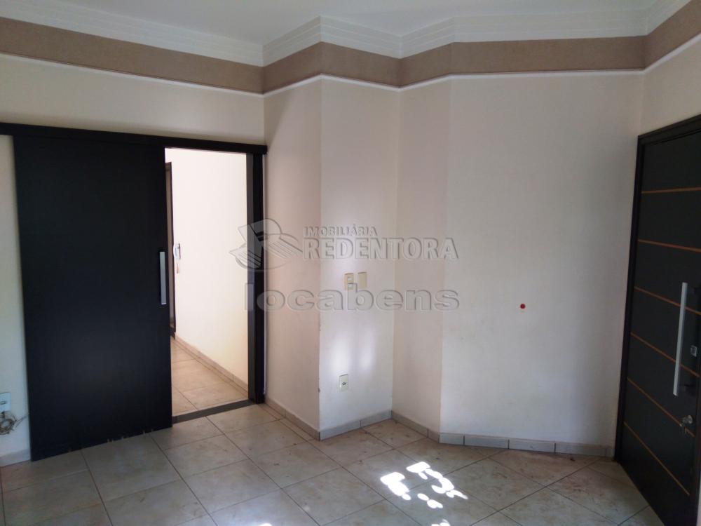Alugar Casa / Padrão em São José do Rio Preto R$ 1.500,00 - Foto 8