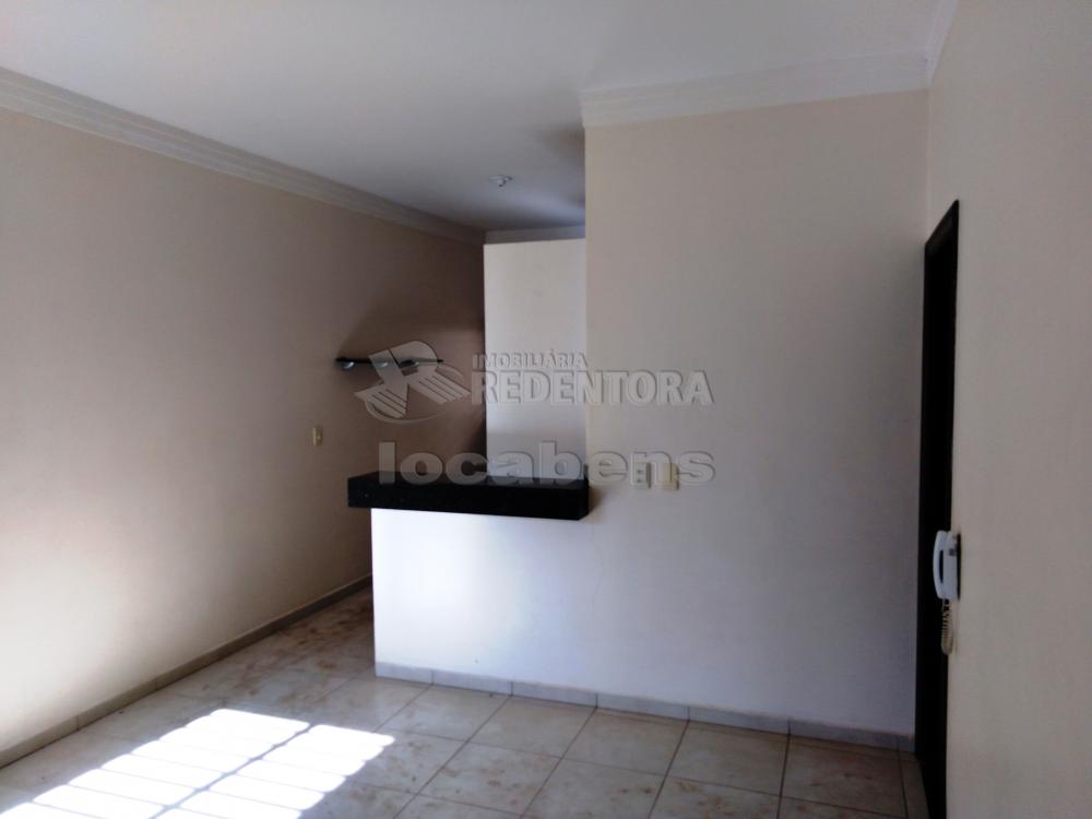 Alugar Casa / Padrão em São José do Rio Preto R$ 1.500,00 - Foto 9