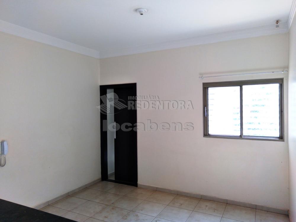Alugar Casa / Padrão em São José do Rio Preto R$ 1.500,00 - Foto 10