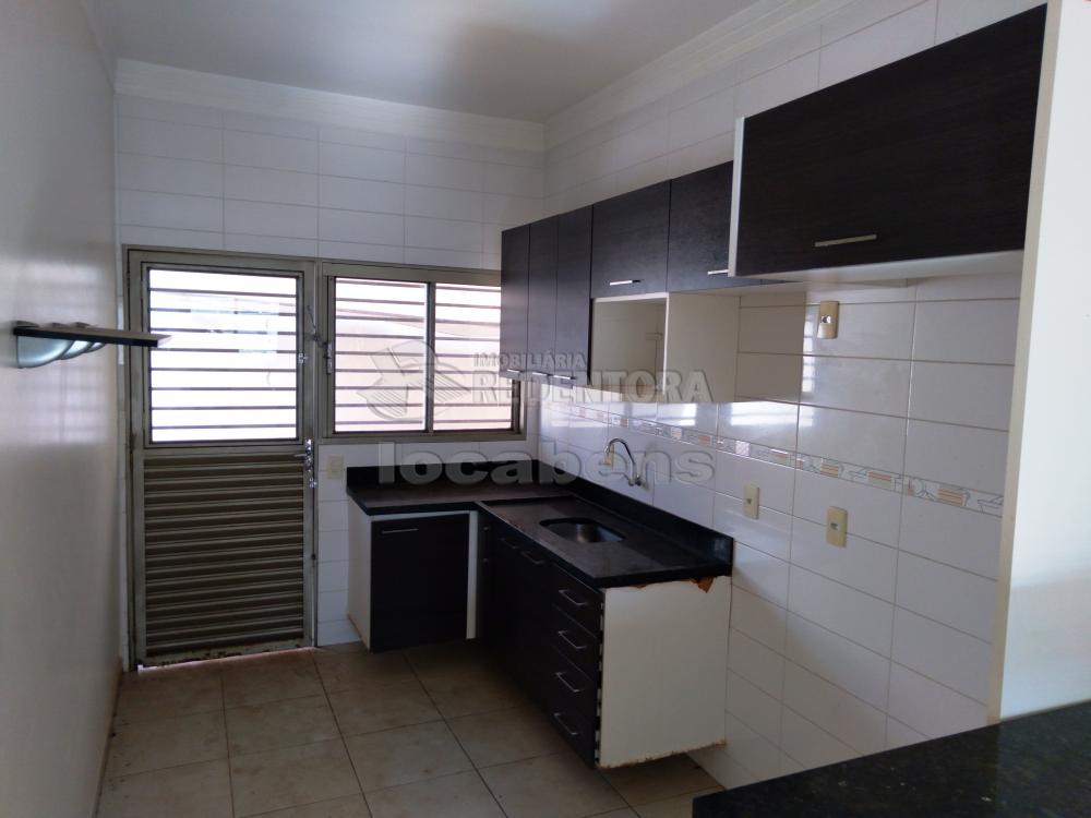 Alugar Casa / Padrão em São José do Rio Preto R$ 1.500,00 - Foto 11