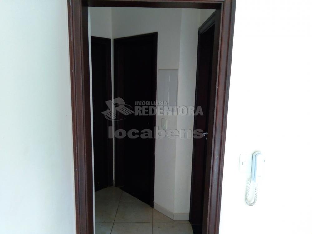 Alugar Casa / Padrão em São José do Rio Preto R$ 1.500,00 - Foto 13