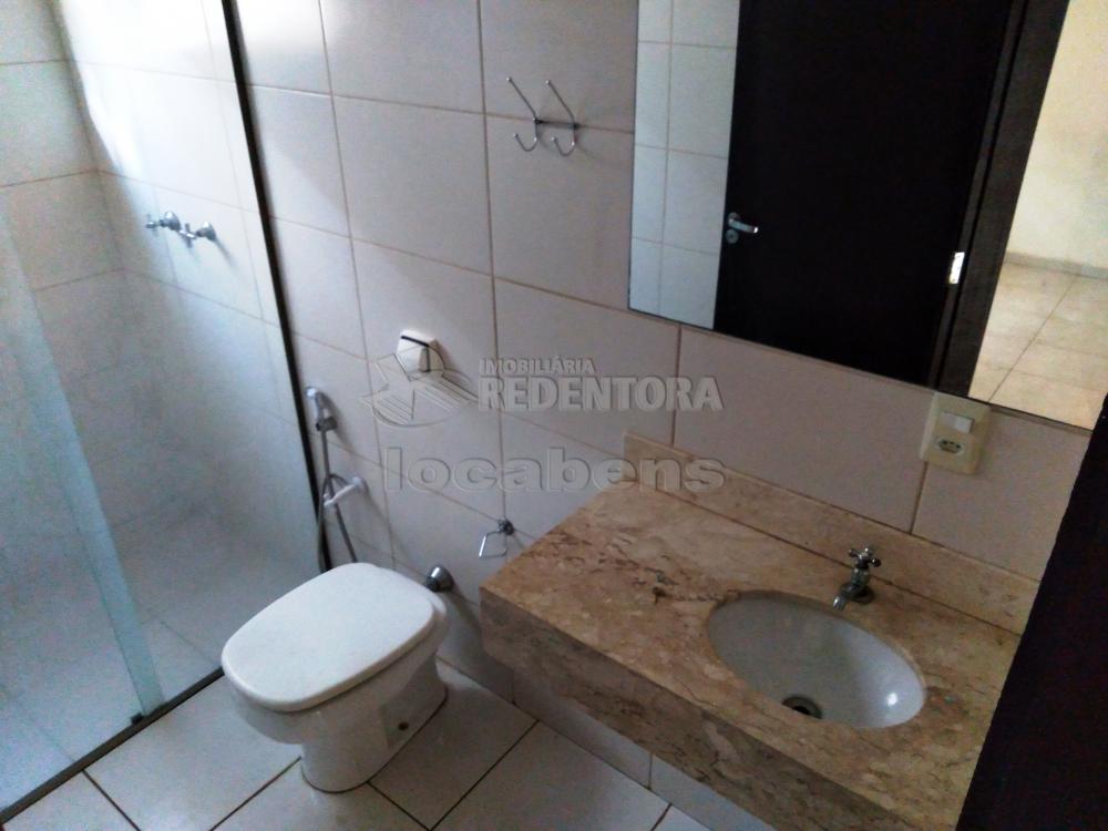 Alugar Casa / Padrão em São José do Rio Preto R$ 1.500,00 - Foto 14