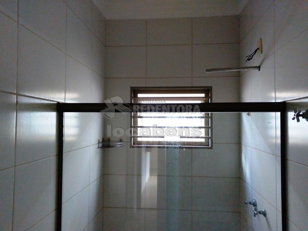 Alugar Casa / Padrão em São José do Rio Preto R$ 1.500,00 - Foto 15