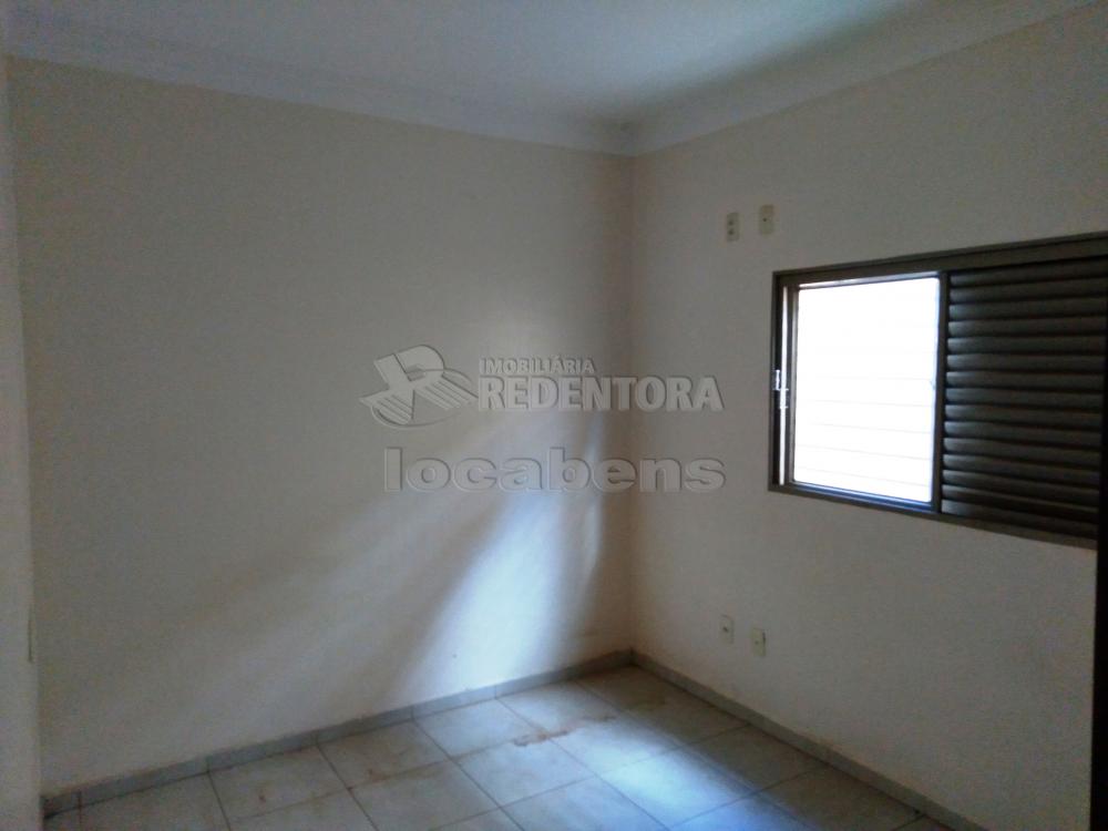 Alugar Casa / Padrão em São José do Rio Preto R$ 1.500,00 - Foto 17