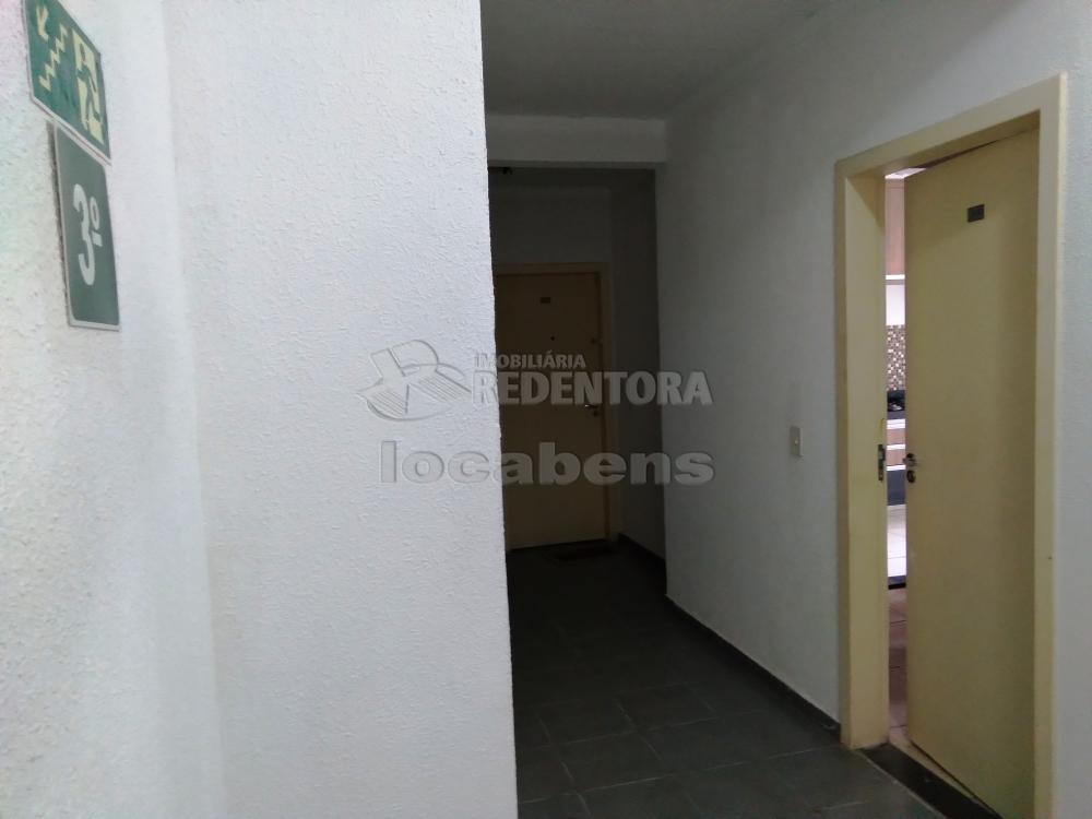 Alugar Apartamento / Padrão em São José do Rio Preto R$ 800,00 - Foto 4