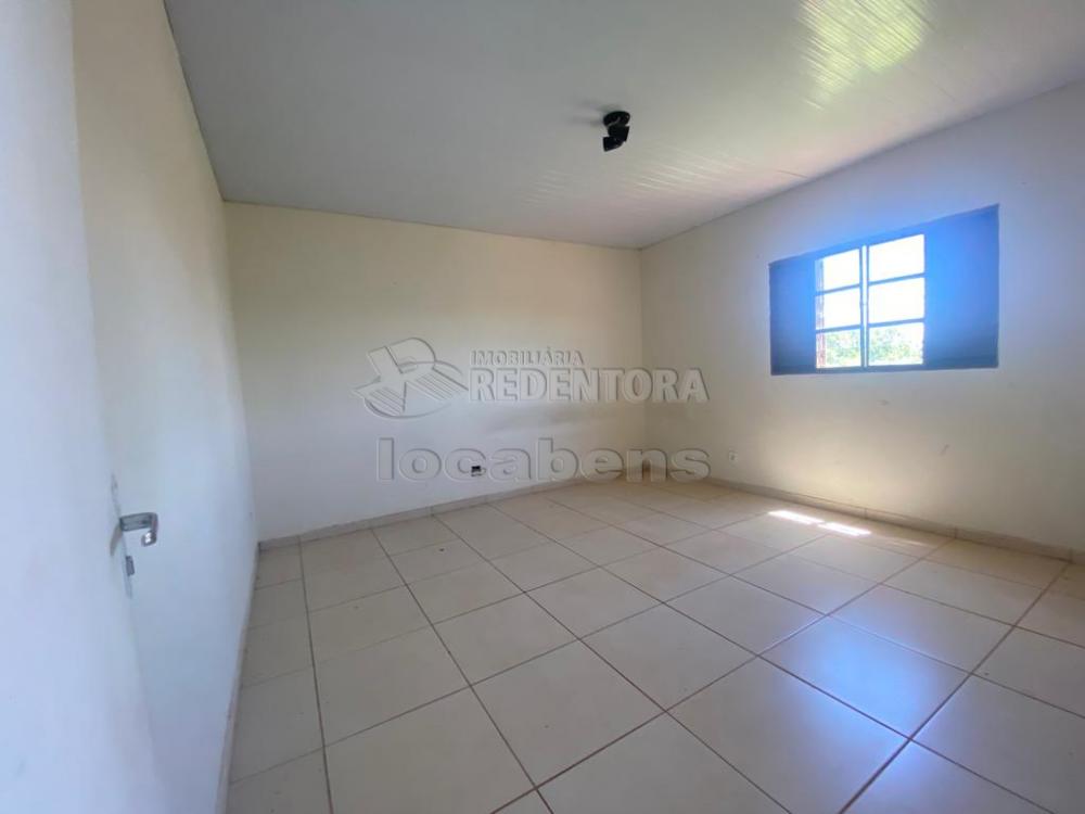 Alugar Casa / Padrão em São José do Rio Preto R$ 750,00 - Foto 4