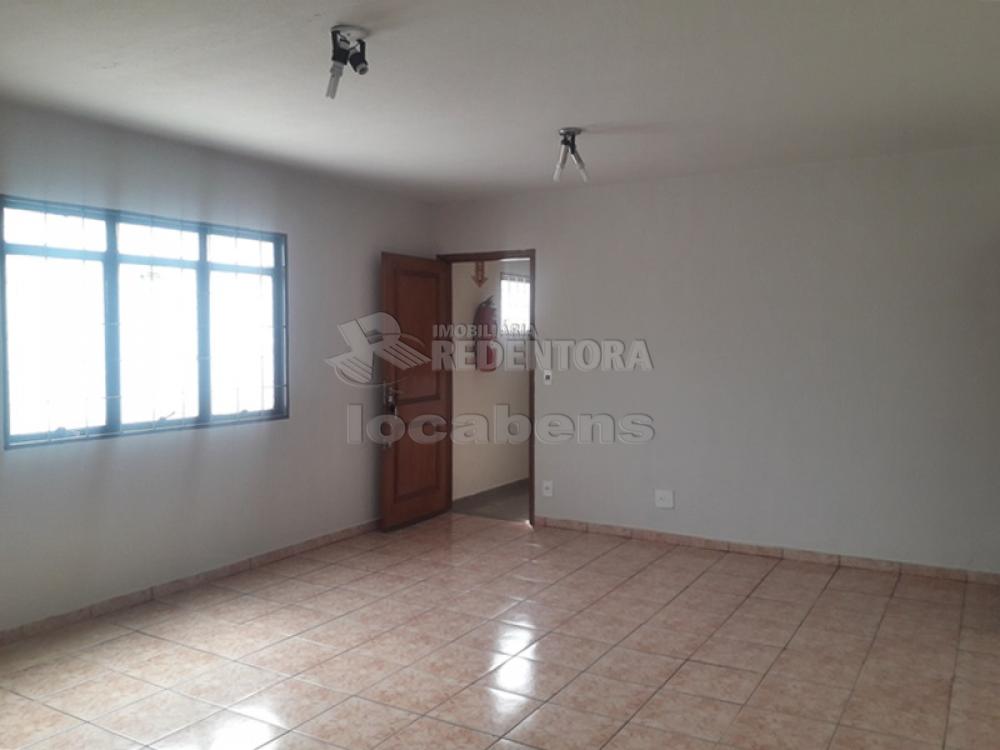 Alugar Apartamento / Padrão em São José do Rio Preto R$ 750,00 - Foto 2