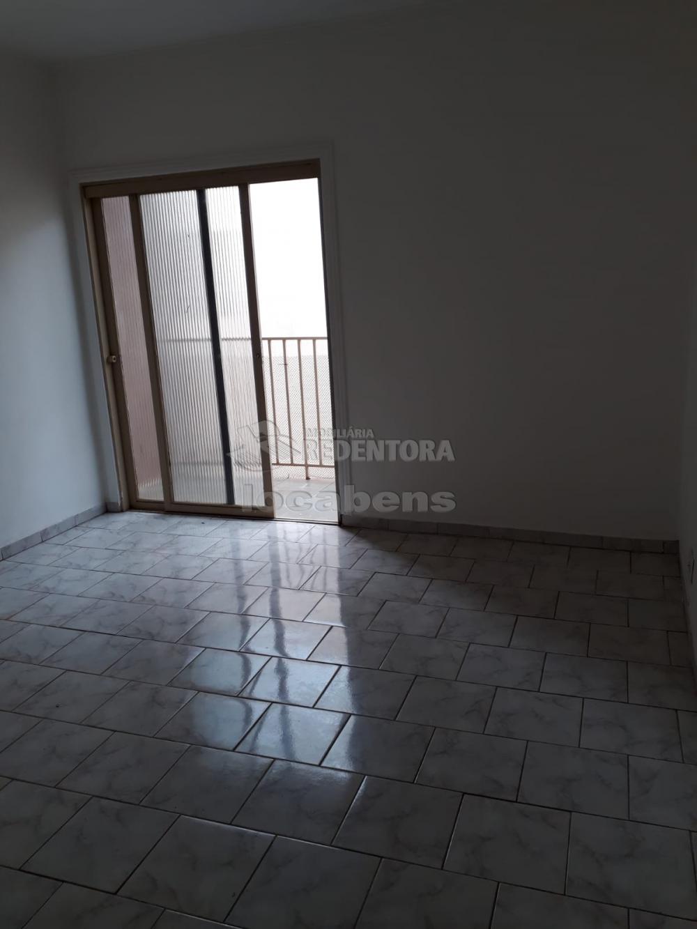 Alugar Apartamento / Padrão em São José do Rio Preto R$ 650,00 - Foto 2