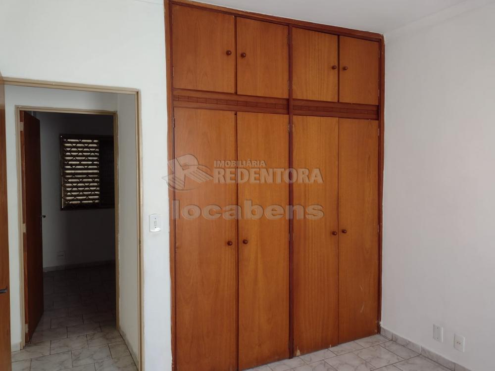 Alugar Apartamento / Padrão em São José do Rio Preto R$ 650,00 - Foto 3