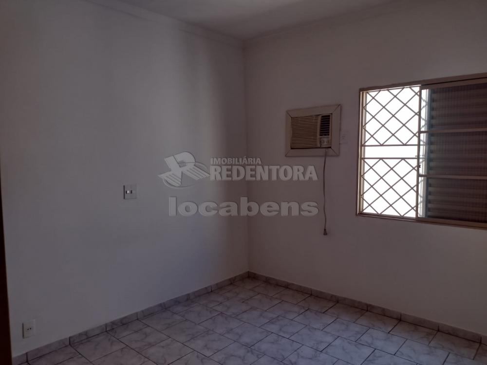 Alugar Apartamento / Padrão em São José do Rio Preto R$ 650,00 - Foto 6