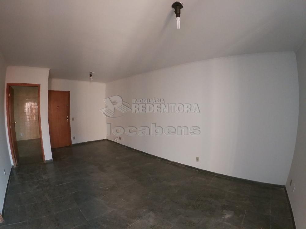 Alugar Apartamento / Padrão em São José do Rio Preto R$ 900,00 - Foto 2