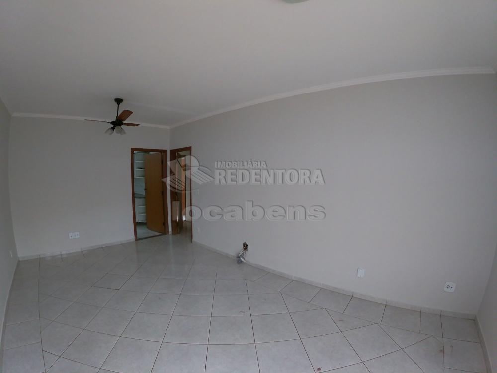 Alugar Apartamento / Padrão em São José do Rio Preto R$ 1.300,00 - Foto 4