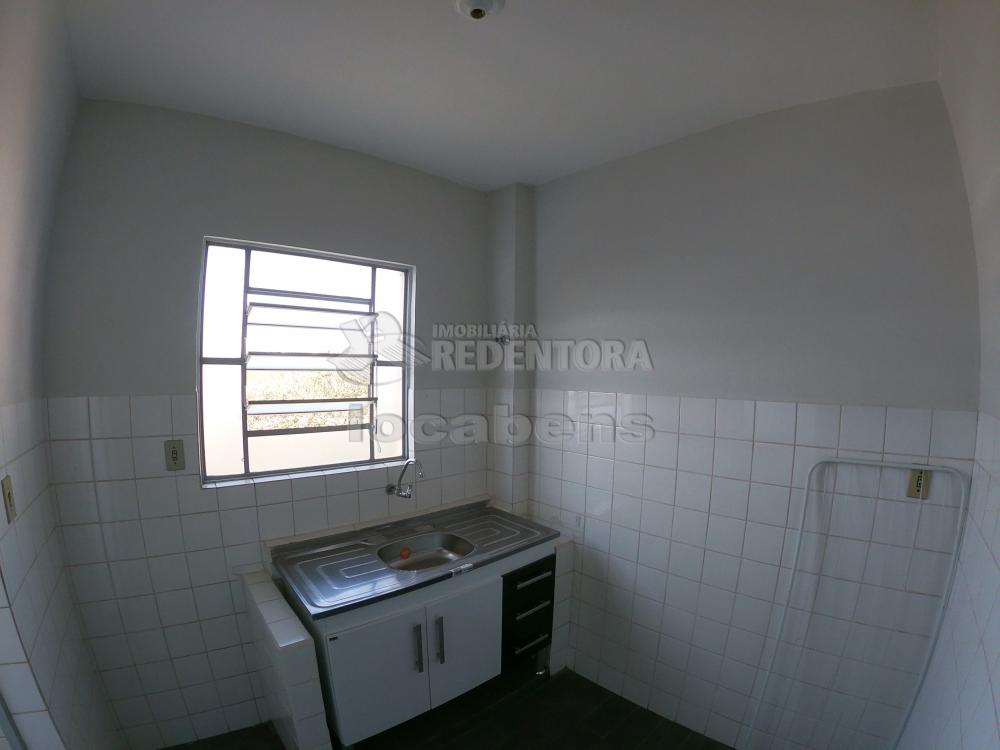 Alugar Apartamento / Padrão em São José do Rio Preto R$ 550,00 - Foto 5