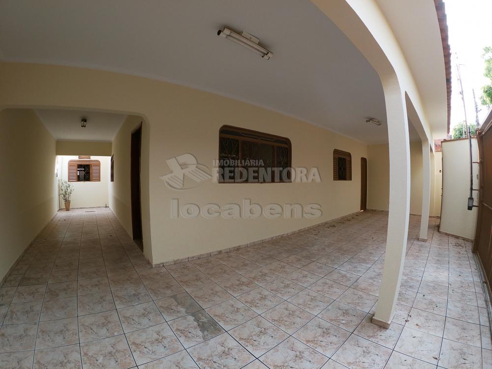 Alugar Casa / Padrão em São José do Rio Preto R$ 1.300,00 - Foto 1