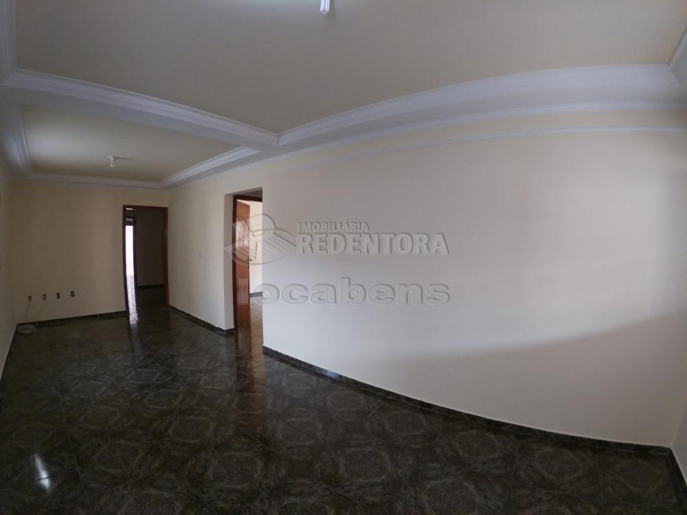 Alugar Casa / Padrão em São José do Rio Preto R$ 1.300,00 - Foto 2