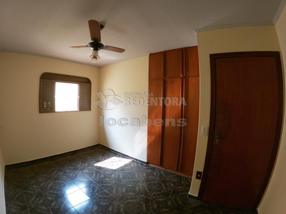 Alugar Casa / Padrão em São José do Rio Preto R$ 1.300,00 - Foto 10