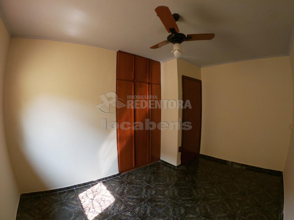 Alugar Casa / Padrão em São José do Rio Preto R$ 1.300,00 - Foto 11