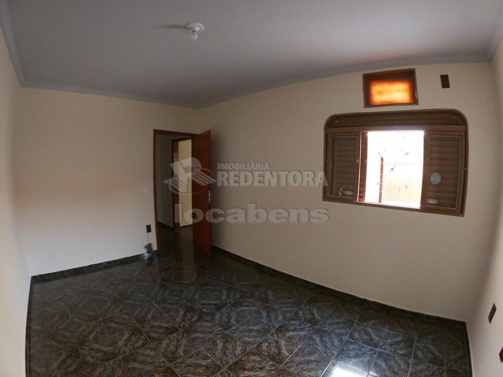 Alugar Casa / Padrão em São José do Rio Preto R$ 1.300,00 - Foto 17