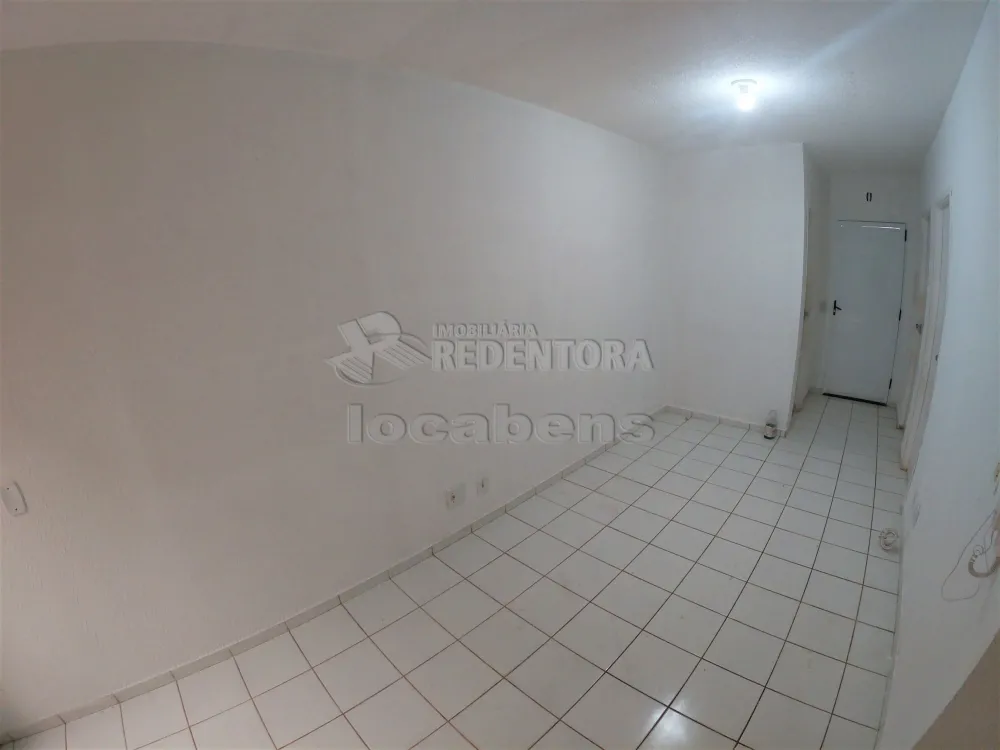 Alugar Casa / Condomínio em São José do Rio Preto R$ 900,00 - Foto 3