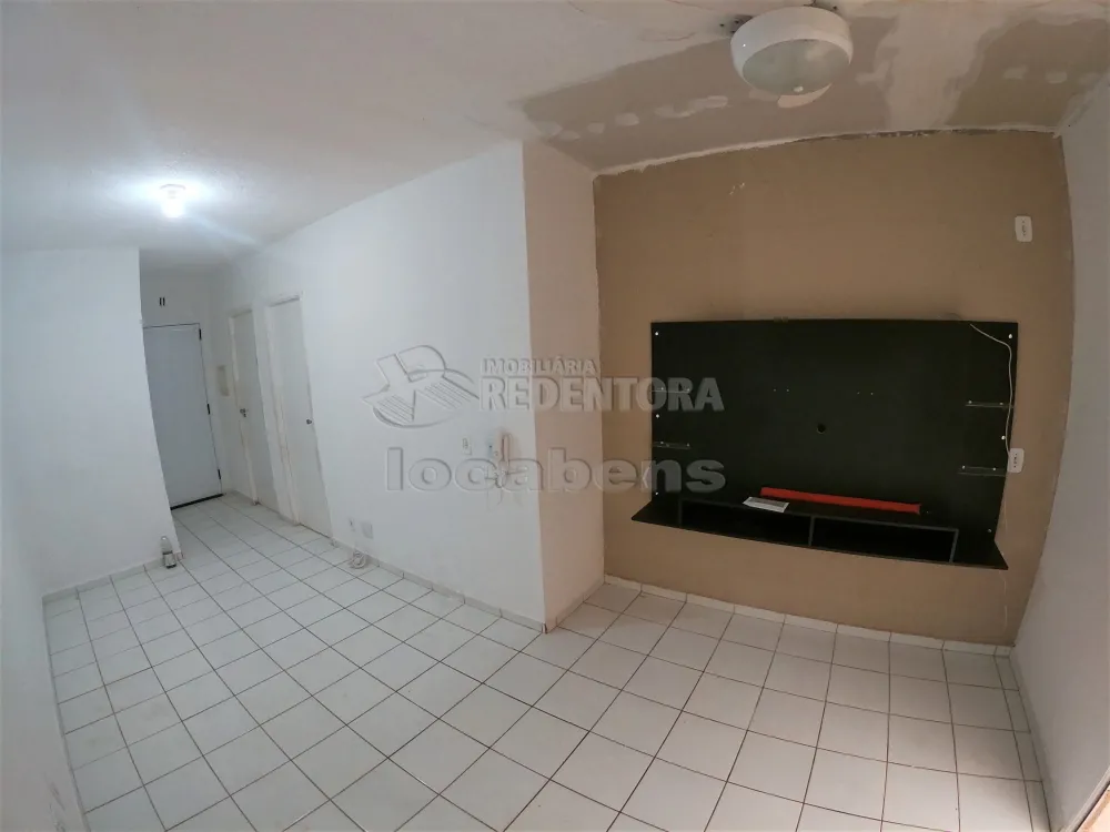 Alugar Casa / Condomínio em São José do Rio Preto R$ 900,00 - Foto 4