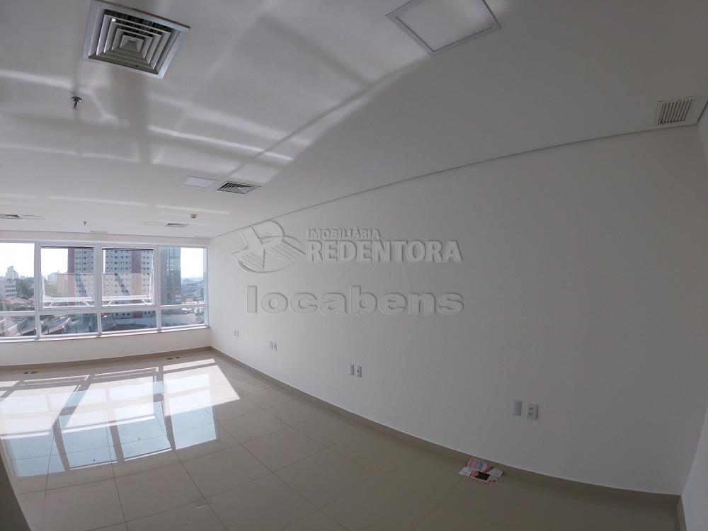 Alugar Comercial / Sala em São José do Rio Preto R$ 3.000,00 - Foto 1