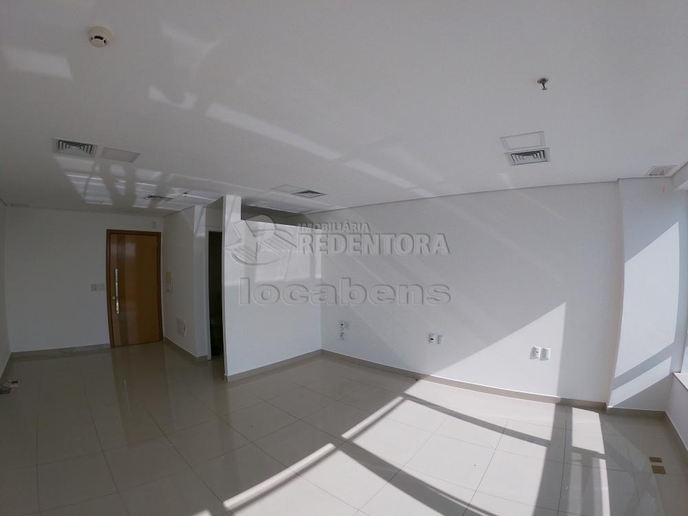 Alugar Comercial / Sala em São José do Rio Preto R$ 3.000,00 - Foto 3