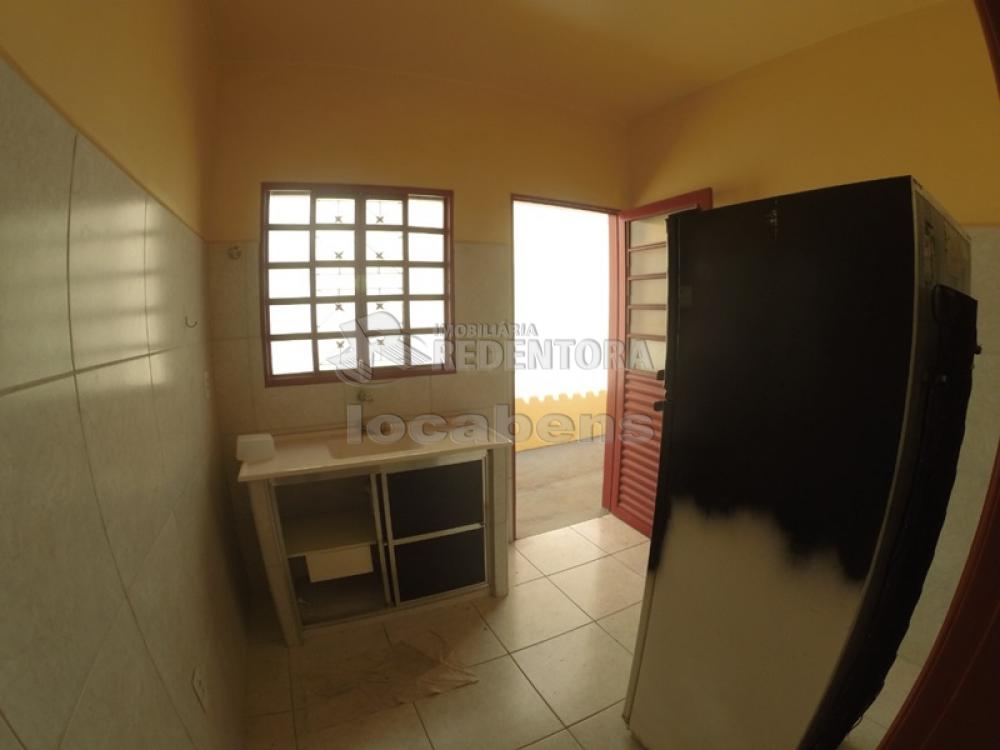 Alugar Casa / Padrão em São José do Rio Preto R$ 780,00 - Foto 9