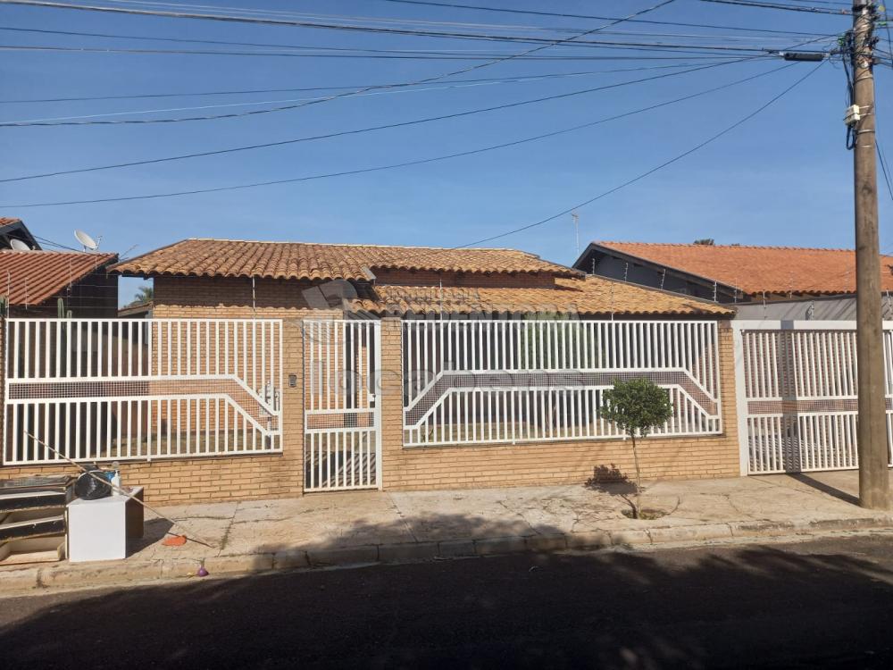 Alugar Casa / Padrão em São José do Rio Preto R$ 2.750,00 - Foto 2