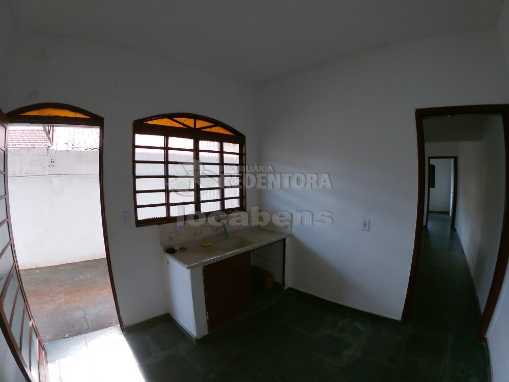 Alugar Casa / Padrão em São José do Rio Preto R$ 900,00 - Foto 15