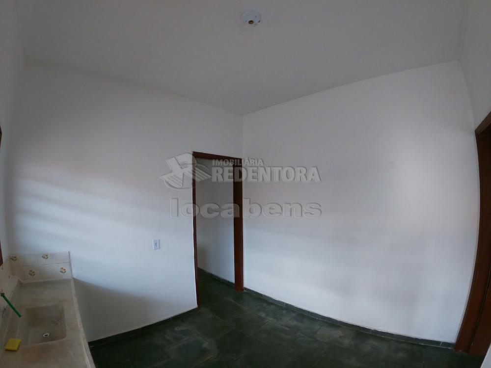 Alugar Casa / Padrão em São José do Rio Preto R$ 900,00 - Foto 16